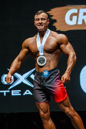 MEN'S PHYSIQUE 174